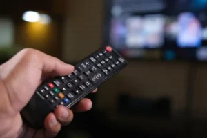 O que é a TV por assinatura? Confira a definição e benefícios!